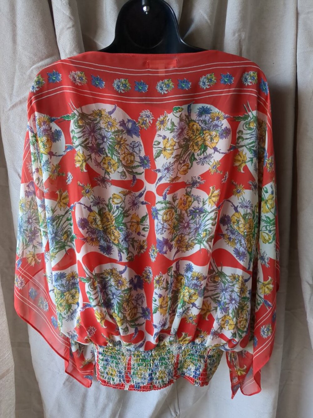 Med Flowered Blouse / Top with Split Sleeves  / Peek a Boo - Picture 8 of 14